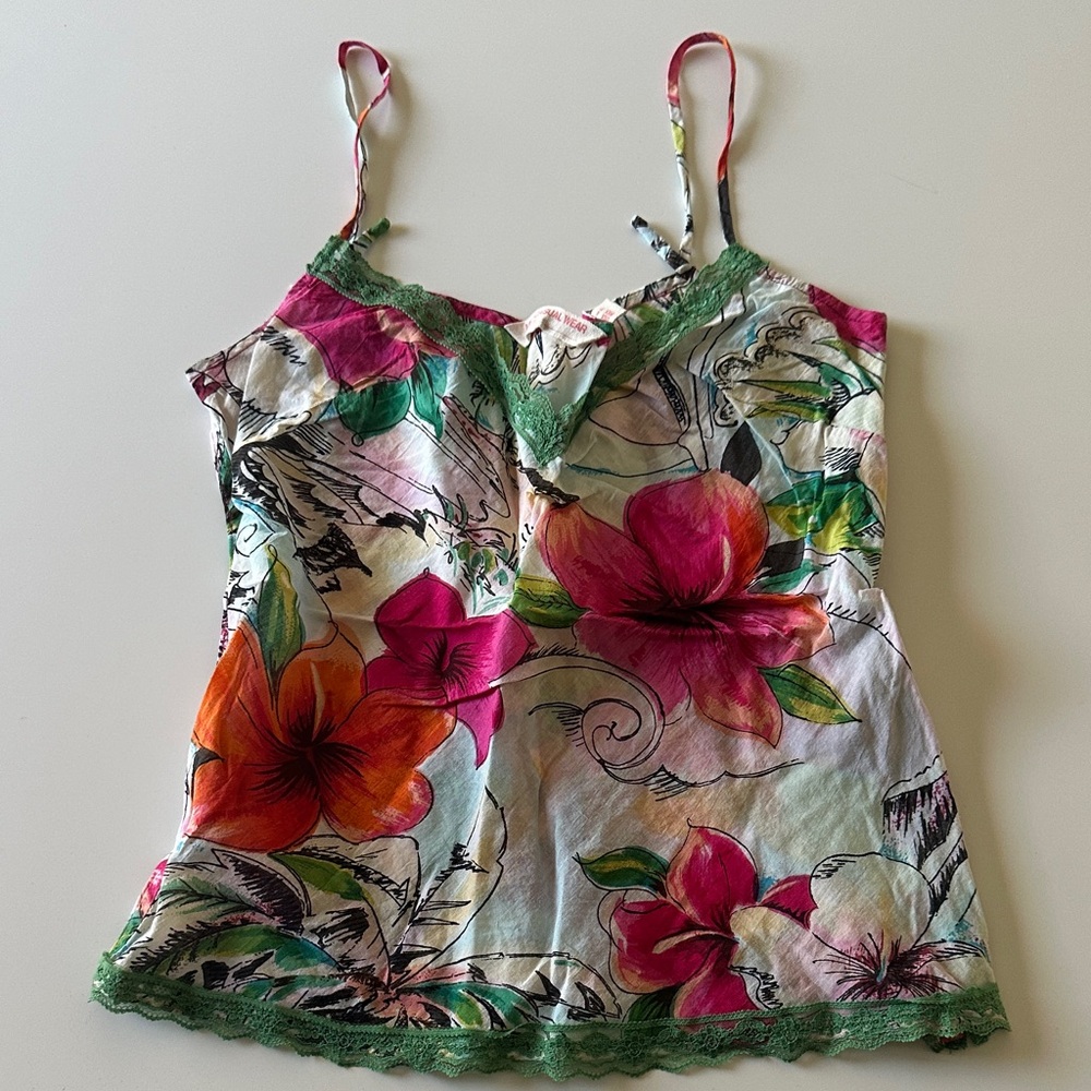 Vintage Y2K Floral Camisole Top with Green Lace Trim